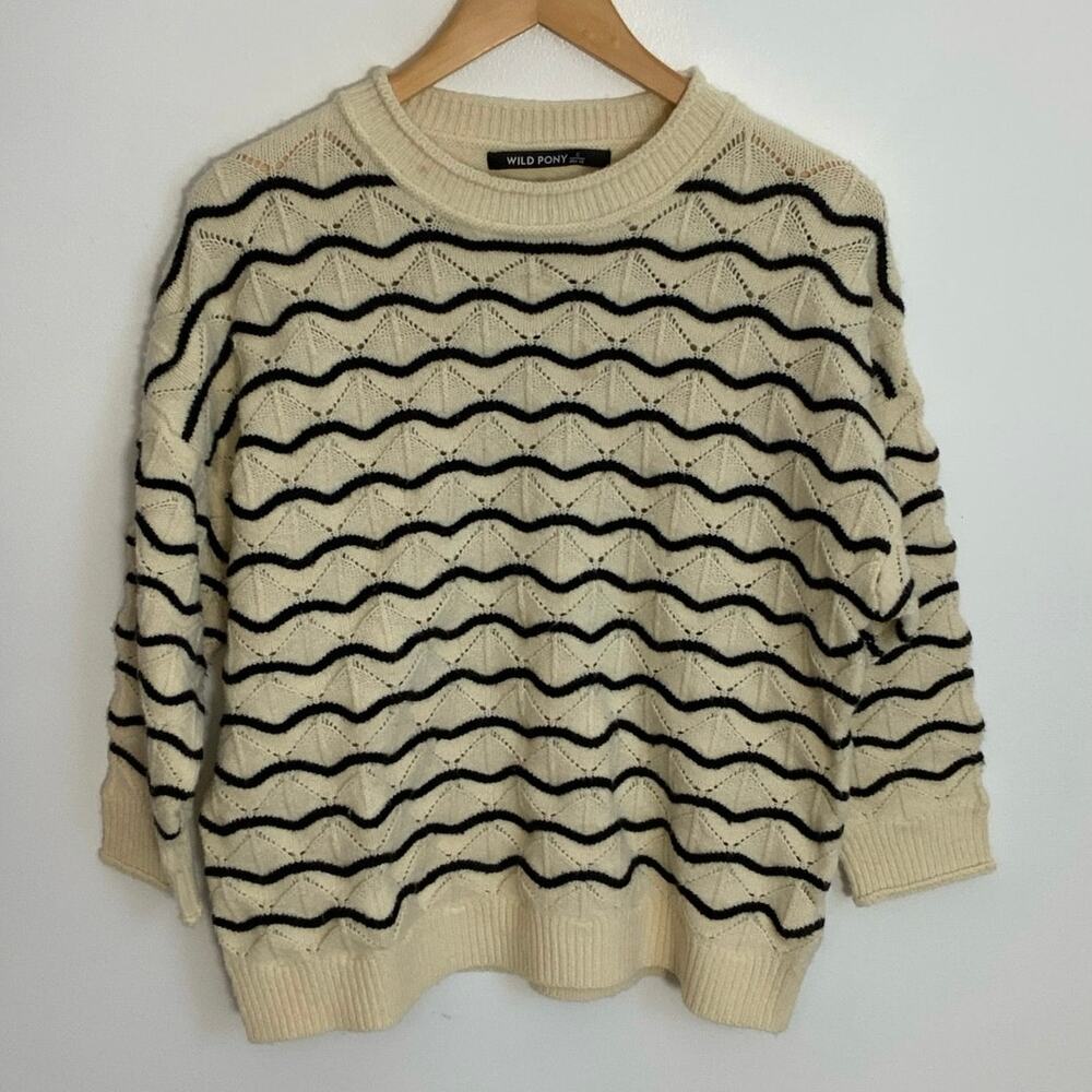 Wild Pony sweater size‎ small
